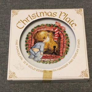 Christmas Plate Boy Looking For Santa 1982 Jasco w/ Box 22k Gold Edge w/ stand
